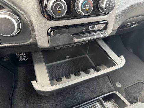 Used 2025 RAM 1500 Tradesman w/ Night Edition AWD/4WD image 39