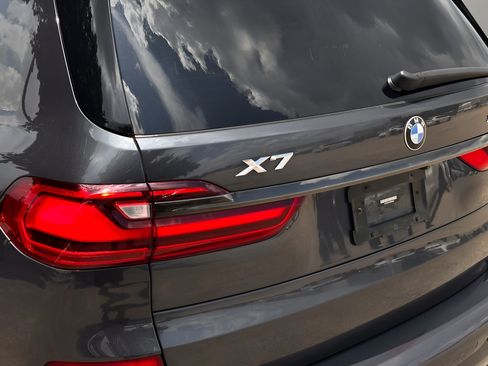 Used 2022 BMW X7 xDrive40i w/ M Sport Package AWD/4WD image 32
