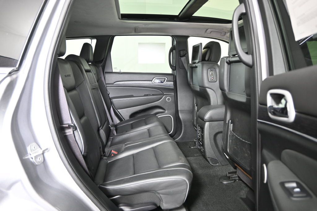 Used 2021 Jeep Grand Cherokee Summit AWD/4WD image 16