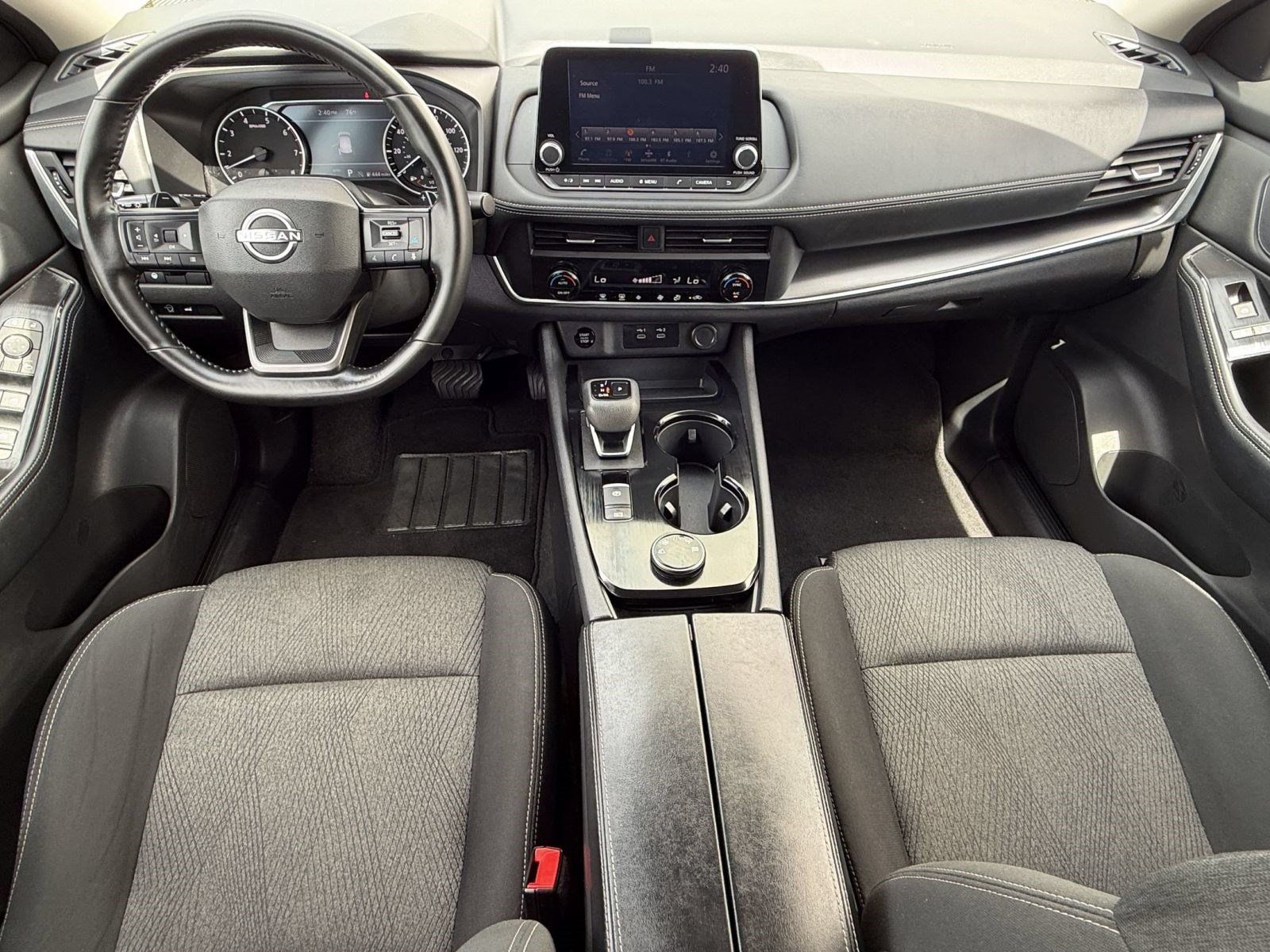Used 2025 Nissan Rogue SV AWD/4WD image 17