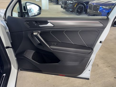 Used 2024 Volkswagen Tiguan SEL R-Line image 9