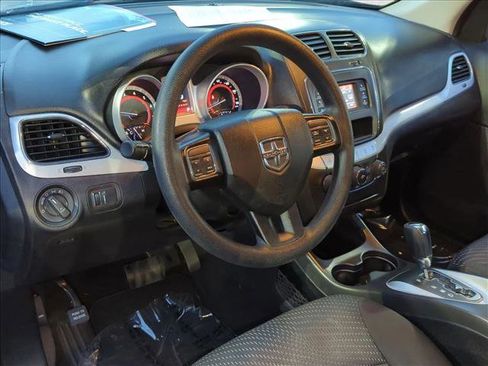 Used 2019 Dodge Journey SE FWD image 10