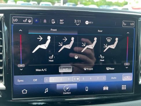 Certified 2023 Chrysler Pacifica Touring-L FWD image 27