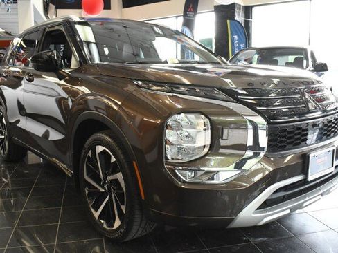 Used 2022 Mitsubishi Outlander SEL AWD/4WD image 3