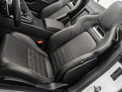 Used 2019 Jaguar F-TYPE R-Dynamic image 26