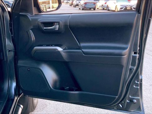 Used 2023 Toyota Tacoma Limited image 23
