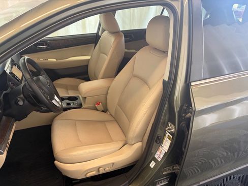 Used 2017 Subaru Outback 2.5i Limited AWD/4WD image 25