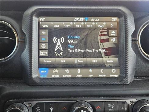 Used 2021 Jeep Wrangler Unlimited Sahara AWD/4WD image 11