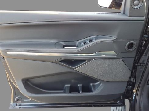 New 2025 Lincoln Navigator Reserve w/ Jet Appearance Package AWD/4WD image 16