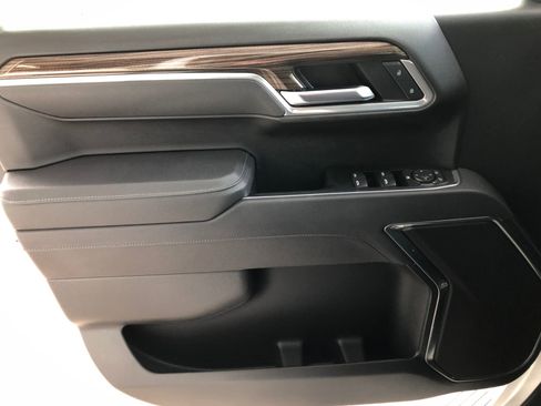 Used 2025 Chevrolet Silverado 1500 LT AWD/4WD image 33