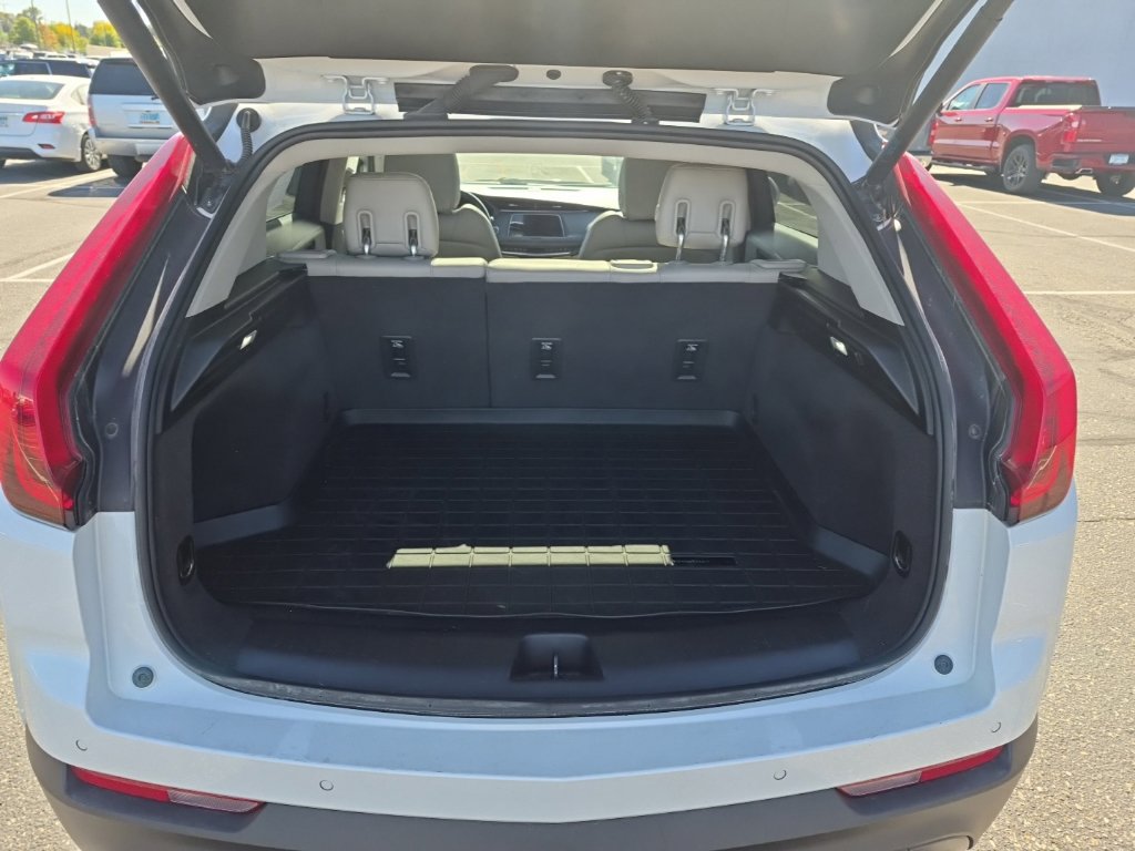 Used 2021 Cadillac XT4 Luxury w/ Cold Weather Package AWD/4WD image 13