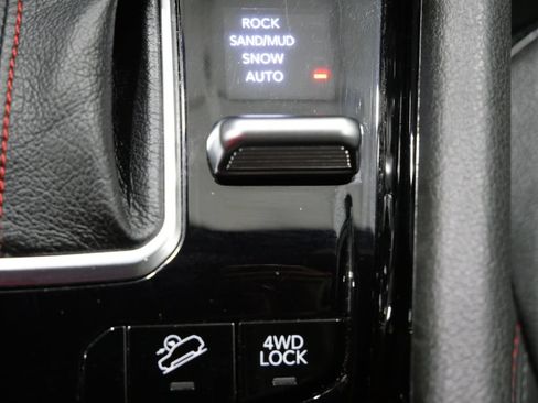 Used 2025 Jeep Compass Trailhawk AWD/4WD image 21