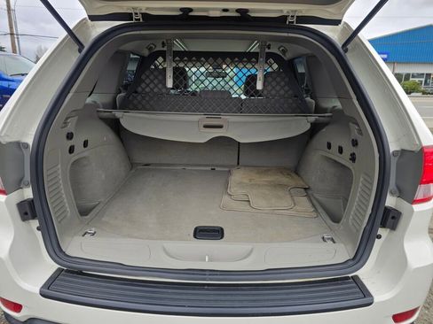 Used 2012 Jeep Grand Cherokee Laredo w/ Laredo E Group image 18