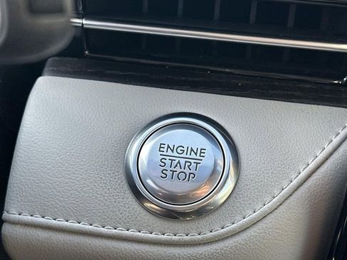 Used 2024 Lincoln Nautilus Reserve w/ Equipment Group 202A image 17