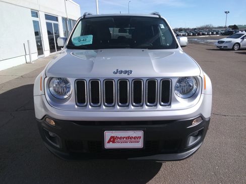 Used 2015 Jeep Renegade Limited image 3