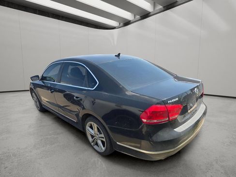 Used 2013 Volkswagen Passat TDI SEL Premium FWD image 3