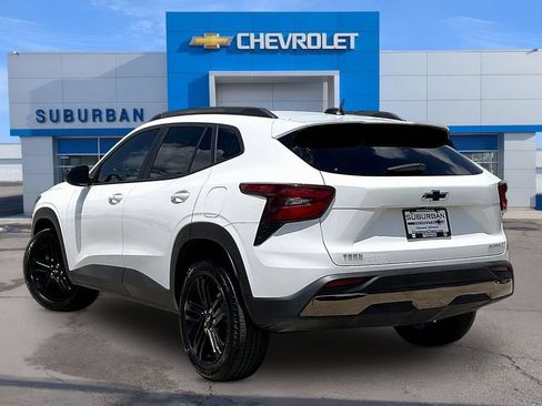 Used 2025 Chevrolet Trax ACTIV FWD image 3