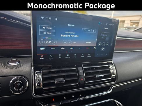 Used 2023 Lincoln Navigator L Reserve AWD/4WD image 5