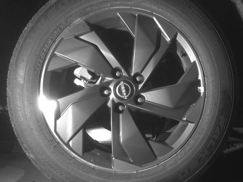 Used 2025 Nissan Rogue SV FWD image 15