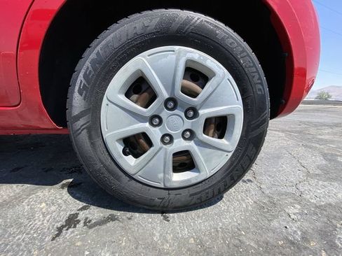 Used 2013 Kia Soul FWD image 10