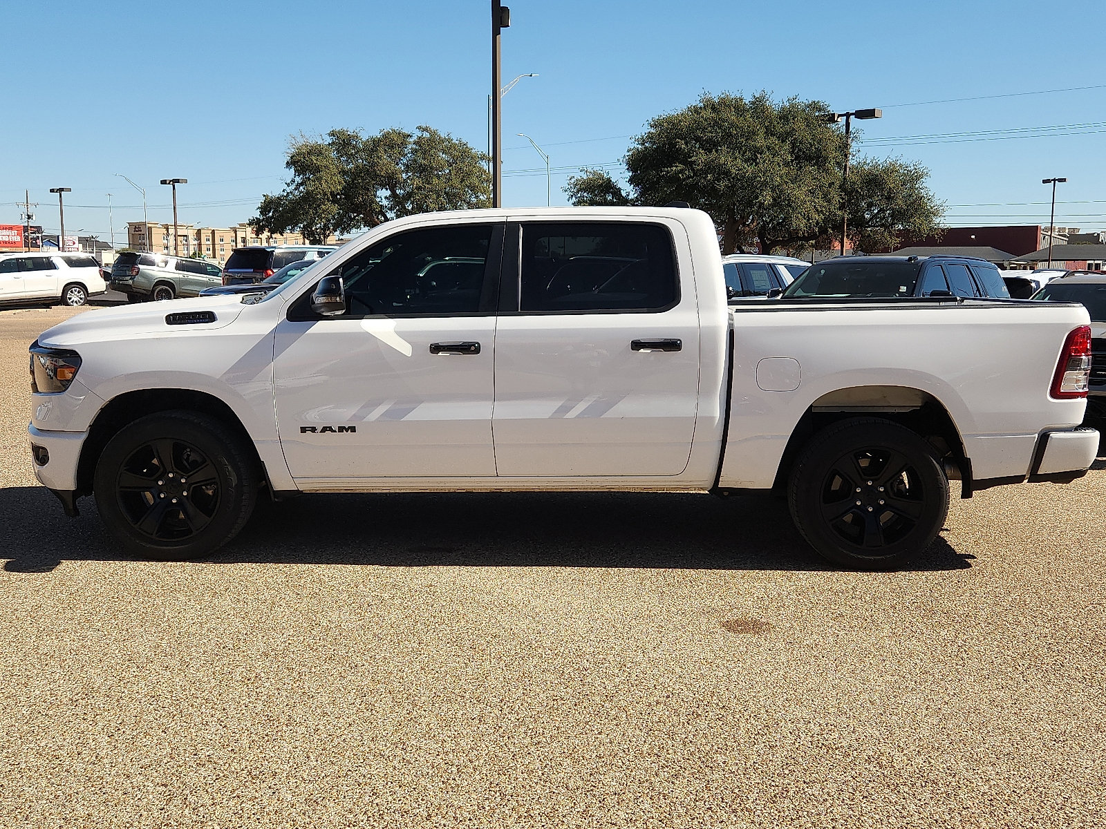 Used 2023 RAM 1500 Big Horn AWD/4WD image 2