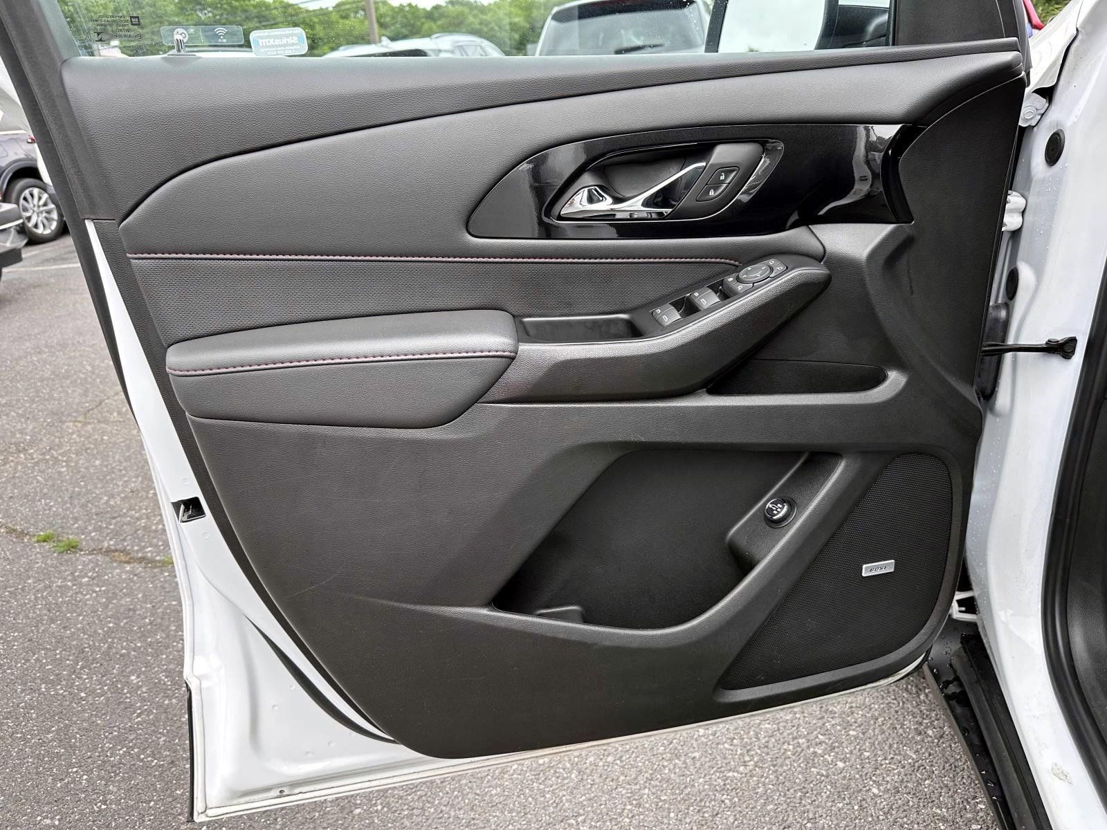Used 2023 Chevrolet Traverse RS AWD/4WD image 8