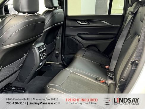 New 2025 Jeep Grand Cherokee Altitude image 21