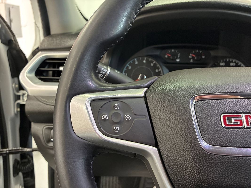 Used 2018 GMC Acadia SLE AWD/4WD image 12