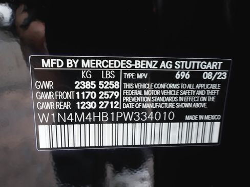 Used 2023 Mercedes-Benz GLB 250 4MATIC w/ Premium Package image 15