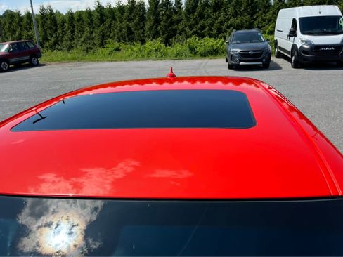 Used 2023 Dodge Challenger R/T RWD image 9