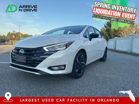 Used 2024 Nissan Versa SR image 1