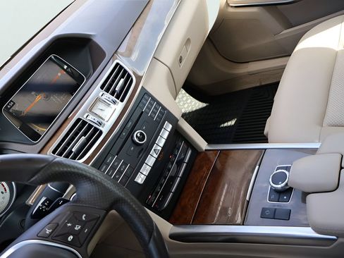 Used 2016 Mercedes-Benz E 350 4MATIC Sedan image 21