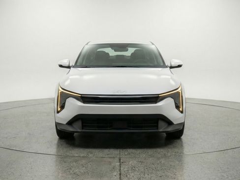 Used 2025 Kia K4 LXS image 2