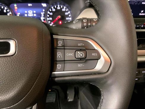 Used 2025 Jeep Compass Limited AWD/4WD image 19