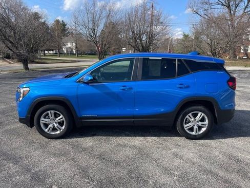 Used 2024 GMC Terrain SLE image 8