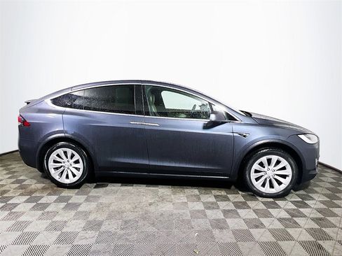 Used 2020 Tesla Model X Long Range image 9
