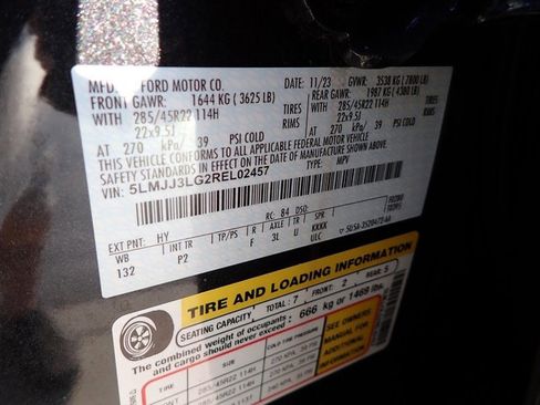 Certified 2024 Lincoln Navigator L Reserve image 23