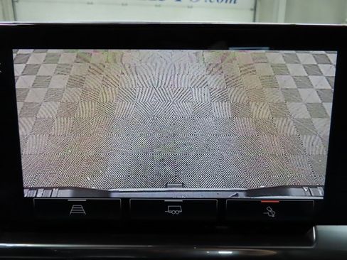 Used 2024 GMC Sierra 3500 SLE w/ SLE Convenience Package image 15