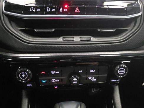 New 2026 Jeep Compass Latitude image 23