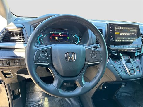Used 2024 Honda Odyssey EX-L image 11