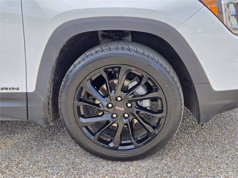 Used 2023 GMC Terrain SLT w/ Tech Package AWD/4WD image 8