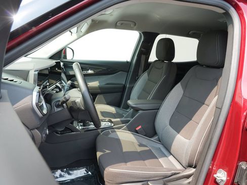 Used 2024 Chevrolet TrailBlazer LT w/ LT Cold Weather Package FWD image 12