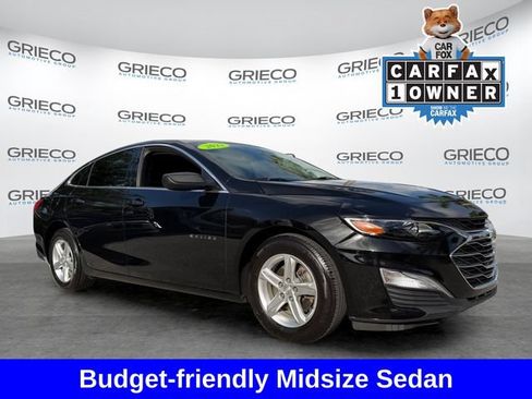 Used 2022 Chevrolet Malibu LS FWD image 1