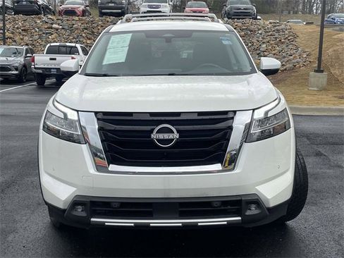 Used 2022 Nissan Pathfinder SL image 8