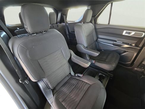 Used 2020 Ford Explorer XLT image 60