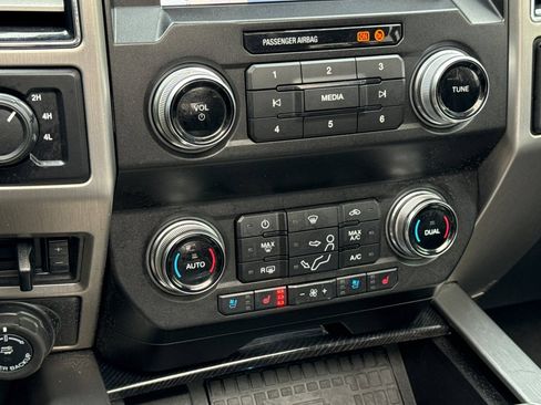 Used 2021 Ford F350 Platinum w/ FX4 Off-Road Package AWD/4WD image 20