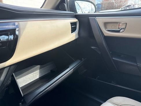 Used 2014 Toyota Corolla LE image 28