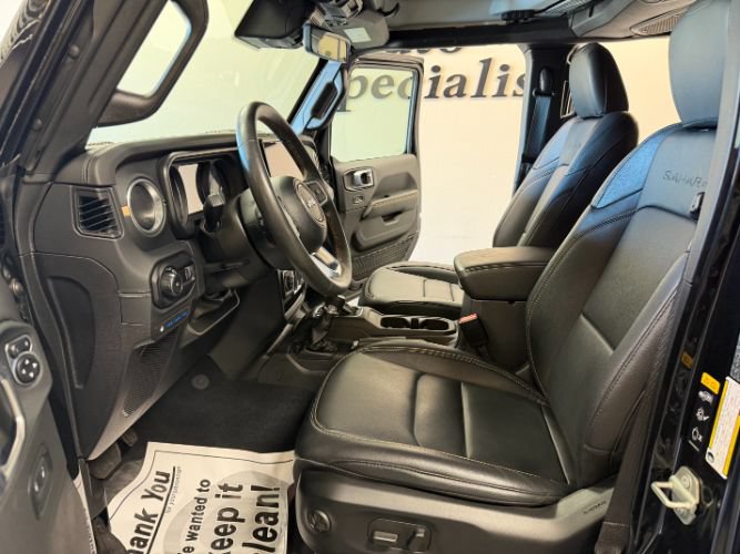 Used 2024 Jeep Wrangler Unlimited Sahara w/ Technology Group AWD/4WD image 12