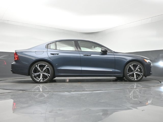 Used 2024 Volvo S60 B5 Core w/ Climate Package FWD image 17
