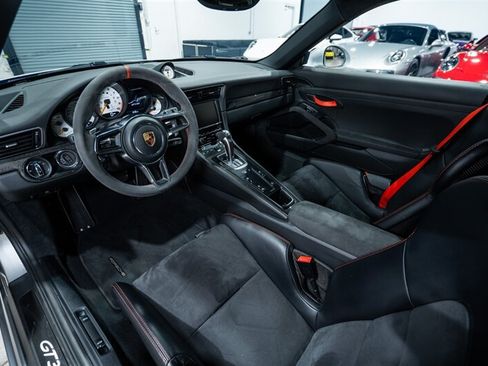 Used 2016 Porsche 911 GT3 RS RWD image 18